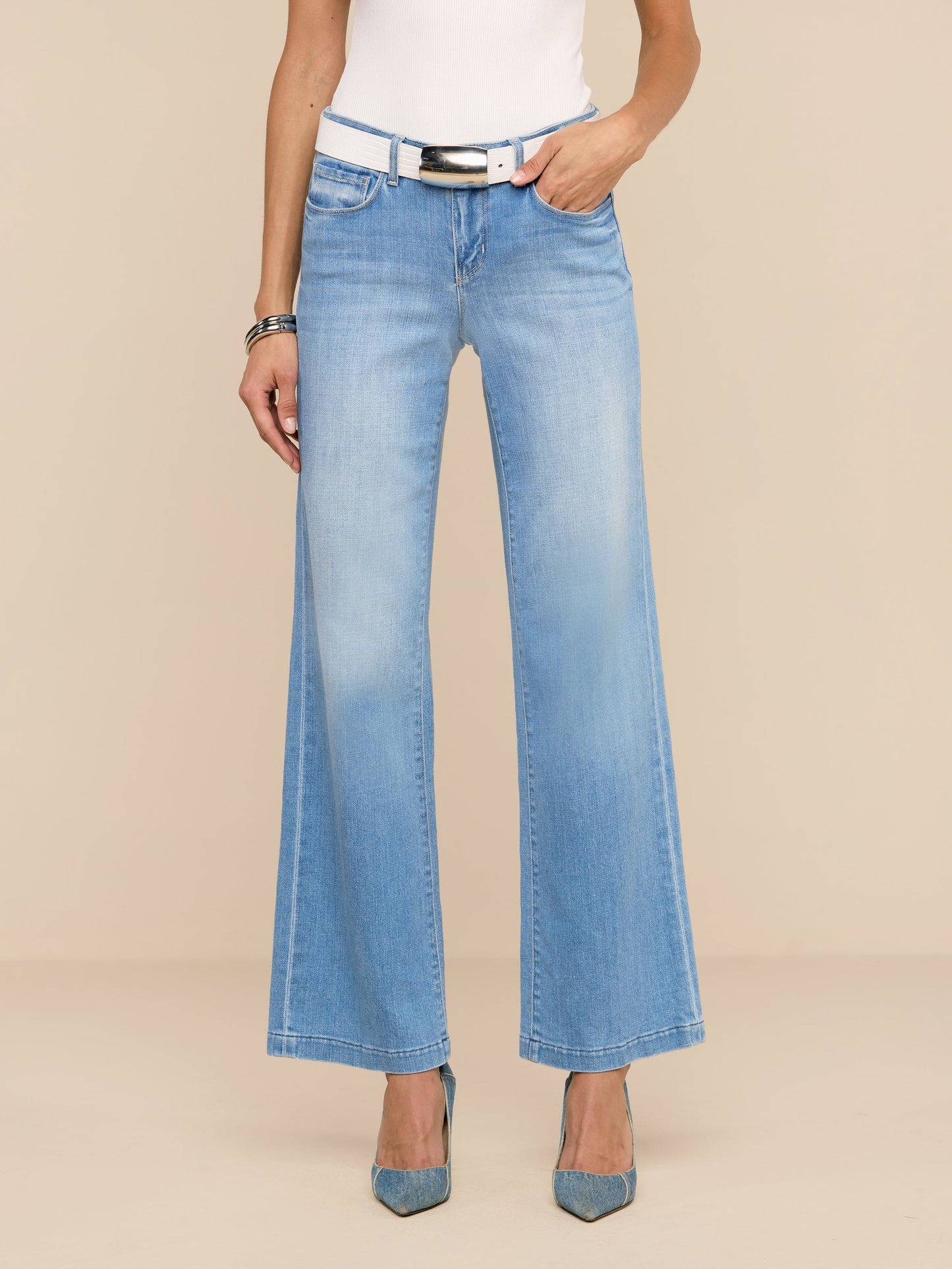 Joanne Low-Rise Wide-Leg Jean